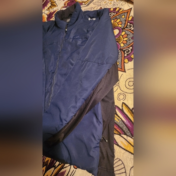 Hi-Tec Men's Navy and Black Puffer Jacket - Picture 2 of 4